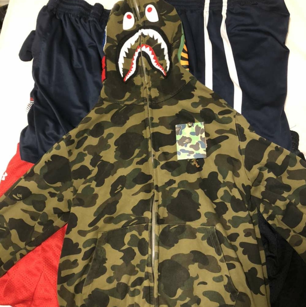 Bape hoodie - Picture 1 of 2